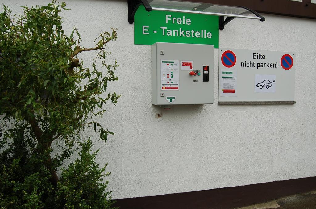 Landgasthaus Pfahl Wershofen Exterior foto