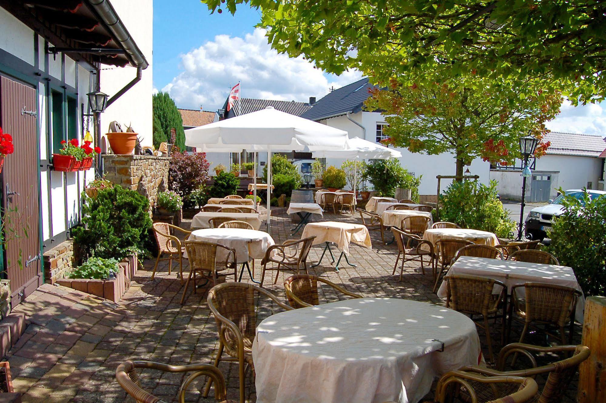 Landgasthaus Pfahl Wershofen Exterior foto