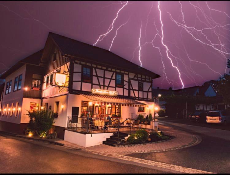 Landgasthaus Pfahl Wershofen Exterior foto